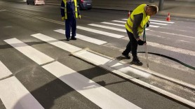 A început aplicarea marcajului rutier în preajma școlilor din capitală